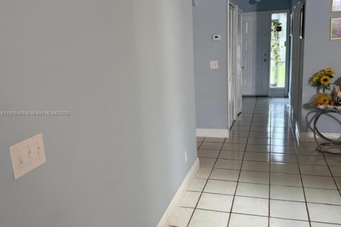 Immobilier commercial à vendre à Cape Coral, Floride № 1971582 - photo 16