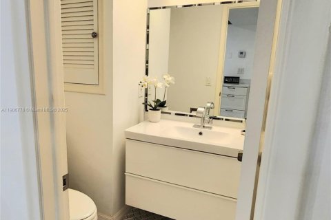 Снять в аренду кондоминиум в Пемброк-Пайнс, Флорида 1 спальня, 83.61м2, № 1963254 - фото 2