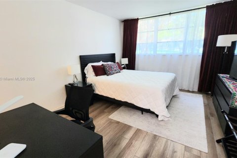 Снять в аренду кондоминиум в Пемброк-Пайнс, Флорида 1 спальня, 83.61м2, № 1963254 - фото 5