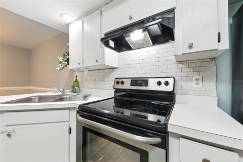 Duplex in Orlando, Florida 3 bedrooms, 126.72 sq.m. № 1843852 - photo 11