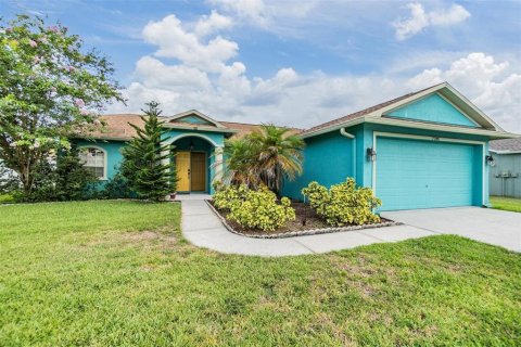House in Wesley Chapel, Florida 3 bedrooms, 153.1 sq.m. № 1810301 - photo 2