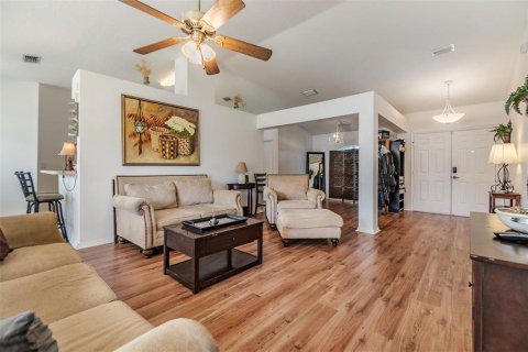 House in Wesley Chapel, Florida 3 bedrooms, 153.1 sq.m. № 1810301 - photo 16
