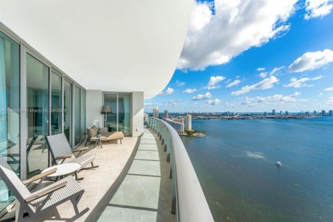 Condominio en venta en Miami, Florida, 4 dormitorios, 317.26 m2 № 1953689 - foto 20