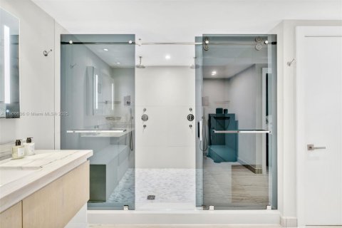Condominio en venta en Miami, Florida, 4 dormitorios, 317.26 m2 № 1953689 - foto 13
