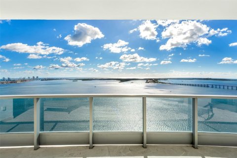 Condominio en venta en Miami, Florida, 4 dormitorios, 317.26 m2 № 1953689 - foto 19