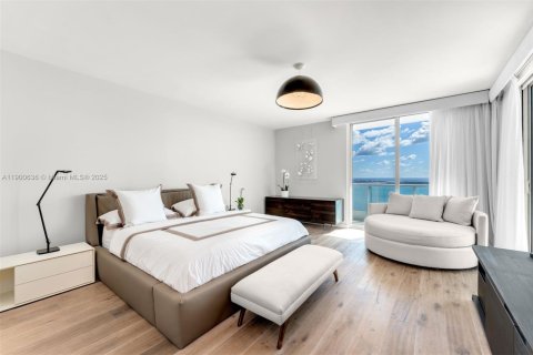 Condominio en venta en Miami, Florida, 4 dormitorios, 317.26 m2 № 1953689 - foto 10