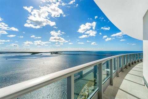 Condominio en venta en Miami, Florida, 4 dormitorios, 317.26 m2 № 1953689 - foto 22
