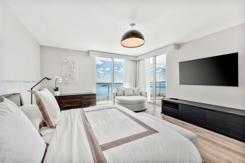 Condominio en venta en Miami, Florida, 4 dormitorios, 317.26 m2 № 1953689 - foto 9