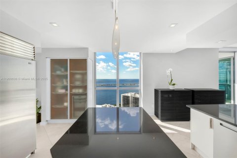 Condominio en venta en Miami, Florida, 4 dormitorios, 317.26 m2 № 1953689 - foto 4