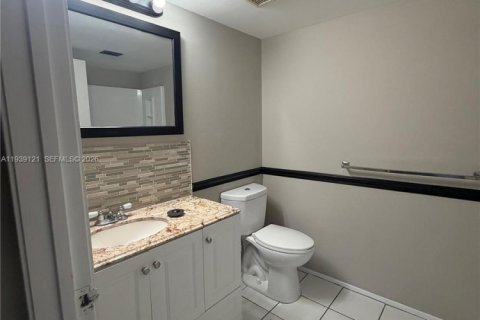 Copropriété à louer à Coral Springs, Floride: 2 chambres, 84.54 m2 № 1997540 - photo 13