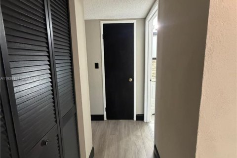 Copropriété à louer à Coral Springs, Floride: 2 chambres, 84.54 m2 № 1997540 - photo 6