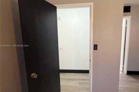 Copropriété à louer à Coral Springs, Floride: 2 chambres, 84.54 m2 № 1997540 - photo 10