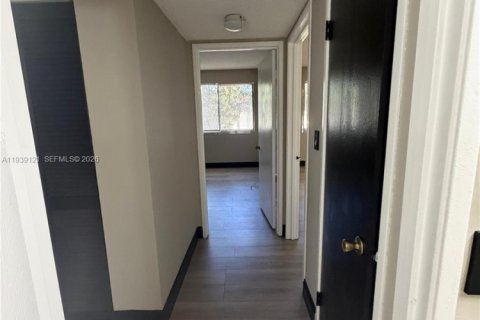 Copropriété à louer à Coral Springs, Floride: 2 chambres, 84.54 m2 № 1997540 - photo 5