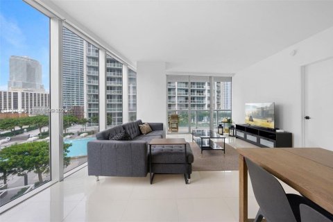 Condominio en Miami, Florida, 2 dormitorios  № 2055427
