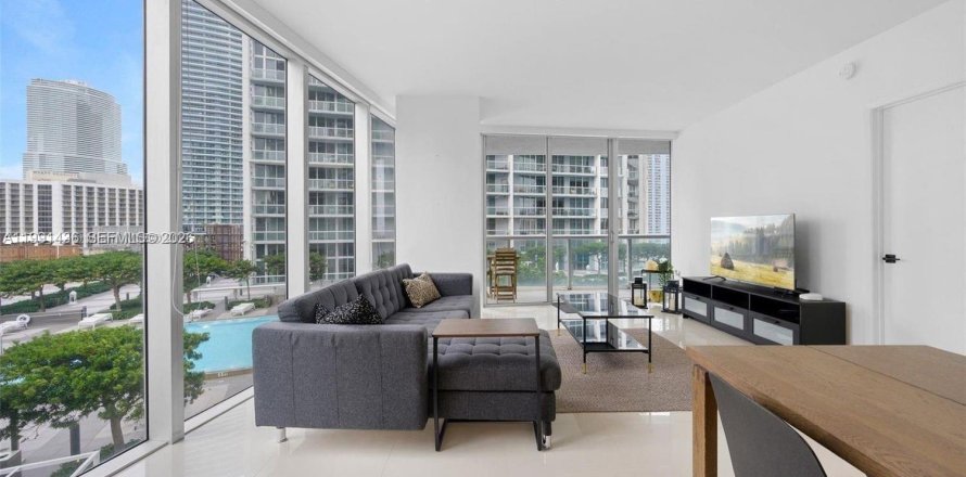 Condominio en Miami, Florida, 2 dormitorios № 2055427
