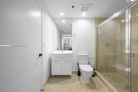 Condominio en alquiler en Miami, Florida, 2 dormitorios, 123.28 m2 № 2055427 - foto 14