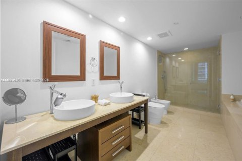 Condominio en alquiler en Miami, Florida, 2 dormitorios, 123.28 m2 № 2055427 - foto 11