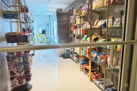 Condo in Miami, Florida, 2 bedrooms  № 2055427 - photo 29