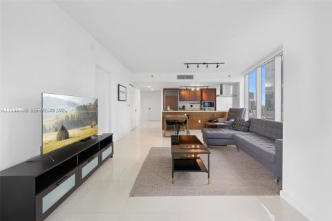 Condominio en alquiler en Miami, Florida, 2 dormitorios, 123.28 m2 № 2055427 - foto 7