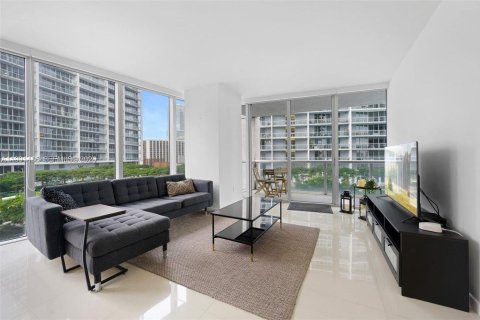 Condominio en alquiler en Miami, Florida, 2 dormitorios, 123.28 m2 № 2055427 - foto 2