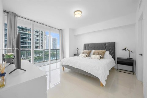Condominio en alquiler en Miami, Florida, 2 dormitorios, 123.28 m2 № 2055427 - foto 10