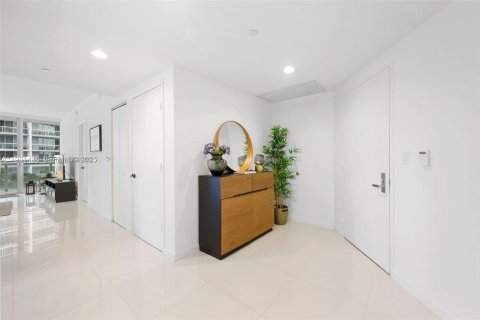 Condominio en alquiler en Miami, Florida, 2 dormitorios, 123.28 m2 № 2055427 - foto 9