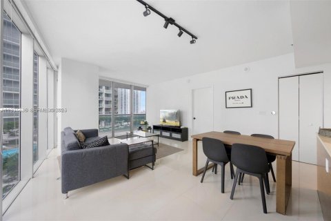 Condominio en alquiler en Miami, Florida, 2 dormitorios, 123.28 m2 № 2055427 - foto 6