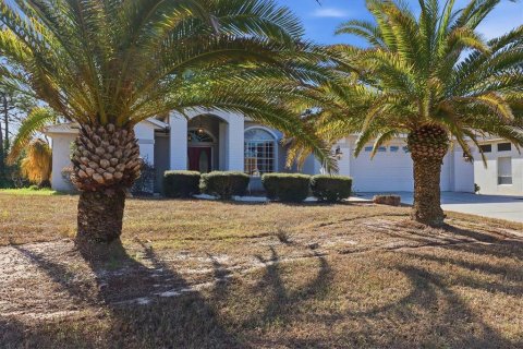 Casa en Weeki Wachee, Florida 3 dormitorios, 222.04 m2 № 2127640