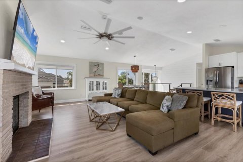 House in Longboat Key, Florida 2 bedrooms, 174.84 sq.m. № 2237261 - photo 13