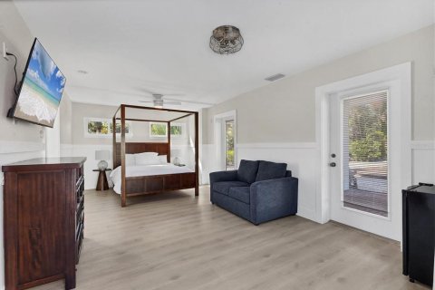 House in Longboat Key, Florida 2 bedrooms, 174.84 sq.m. № 2237261 - photo 25