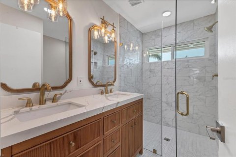 House in Longboat Key, Florida 2 bedrooms, 174.84 sq.m. № 2237261 - photo 22