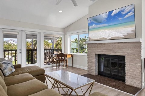 House in Longboat Key, Florida 2 bedrooms, 174.84 sq.m. № 2237261 - photo 11