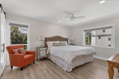 House in Longboat Key, Florida 2 bedrooms, 174.84 sq.m. № 2237261 - photo 20