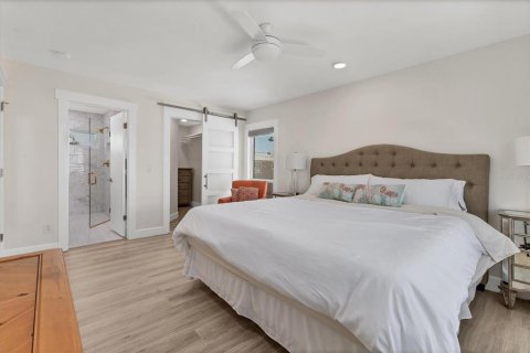 House in Longboat Key, Florida 2 bedrooms, 174.84 sq.m. № 2237261 - photo 21