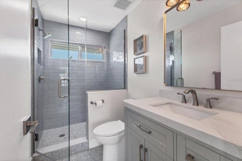 House in Longboat Key, Florida 2 bedrooms, 174.84 sq.m. № 2237261 - photo 24