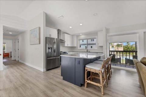 House in Longboat Key, Florida 2 bedrooms, 174.84 sq.m. № 2237261 - photo 14