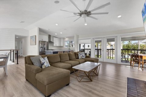 House in Longboat Key, Florida 2 bedrooms, 174.84 sq.m. № 2237261 - photo 12