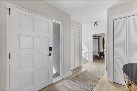 House in Longboat Key, Florida 2 bedrooms, 174.84 sq.m. № 2237261 - photo 8
