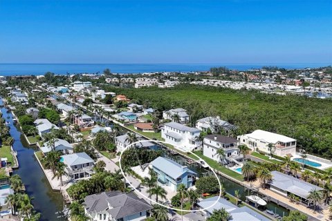 House in Longboat Key, Florida 2 bedrooms, 174.84 sq.m. № 2237261 - photo 2