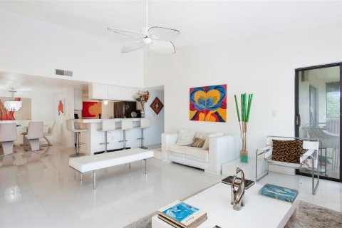 Condo in Clearwater, Florida, 3 bedrooms  № 2236167 - photo 9