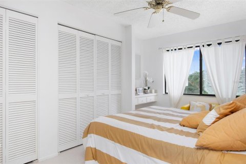 Condo in Clearwater, Florida, 3 bedrooms  № 2236167 - photo 18