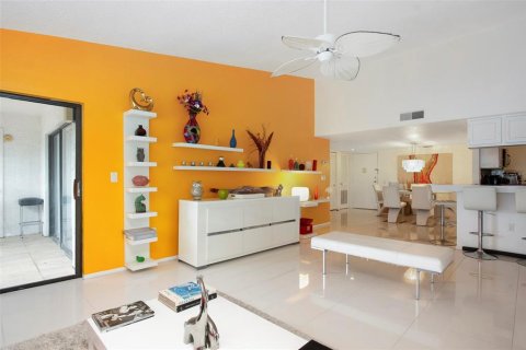 Condo in Clearwater, Florida, 3 bedrooms  № 2236167 - photo 15