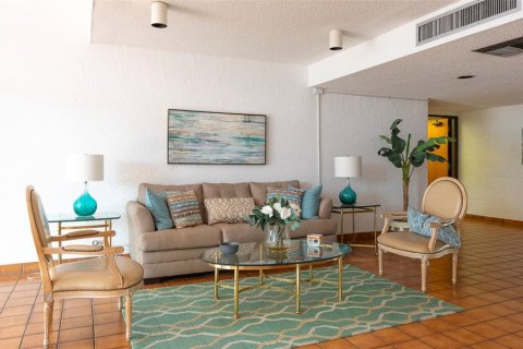 Condo in Clearwater, Florida, 3 bedrooms  № 2236167 - photo 23