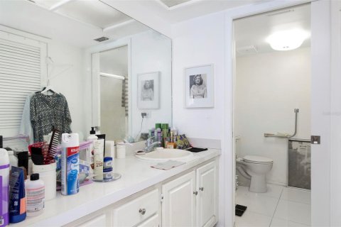 Condo in Clearwater, Florida, 3 bedrooms  № 2236167 - photo 14