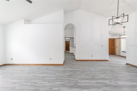 House in Dunnellon, Florida 4 bedrooms, 213.86 sq.m. № 2202424 - photo 2