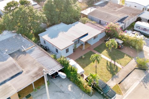 Villa ou maison à vendre à Hialeah, Floride: 3 chambres, 68.28 m2 № 1987305 - photo 20