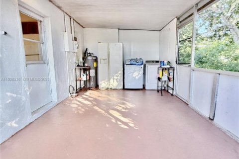 Villa ou maison à vendre à Hialeah, Floride: 3 chambres, 68.28 m2 № 1987305 - photo 12