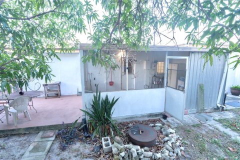 Villa ou maison à vendre à Hialeah, Floride: 3 chambres, 68.28 m2 № 1987305 - photo 16