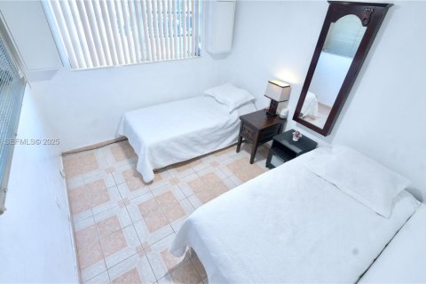 Villa ou maison à vendre à Hialeah, Floride: 3 chambres, 68.28 m2 № 1987305 - photo 9