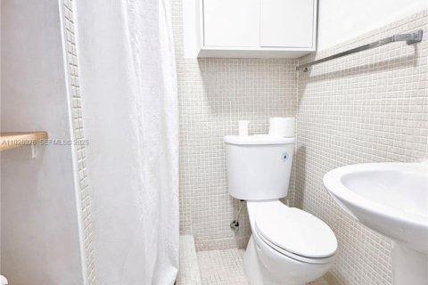 Villa ou maison à vendre à Hialeah, Floride: 3 chambres, 68.28 m2 № 1987305 - photo 10